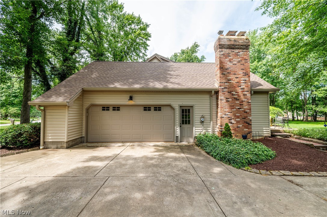 548 Squirrel Hill Drive Property Photo 6