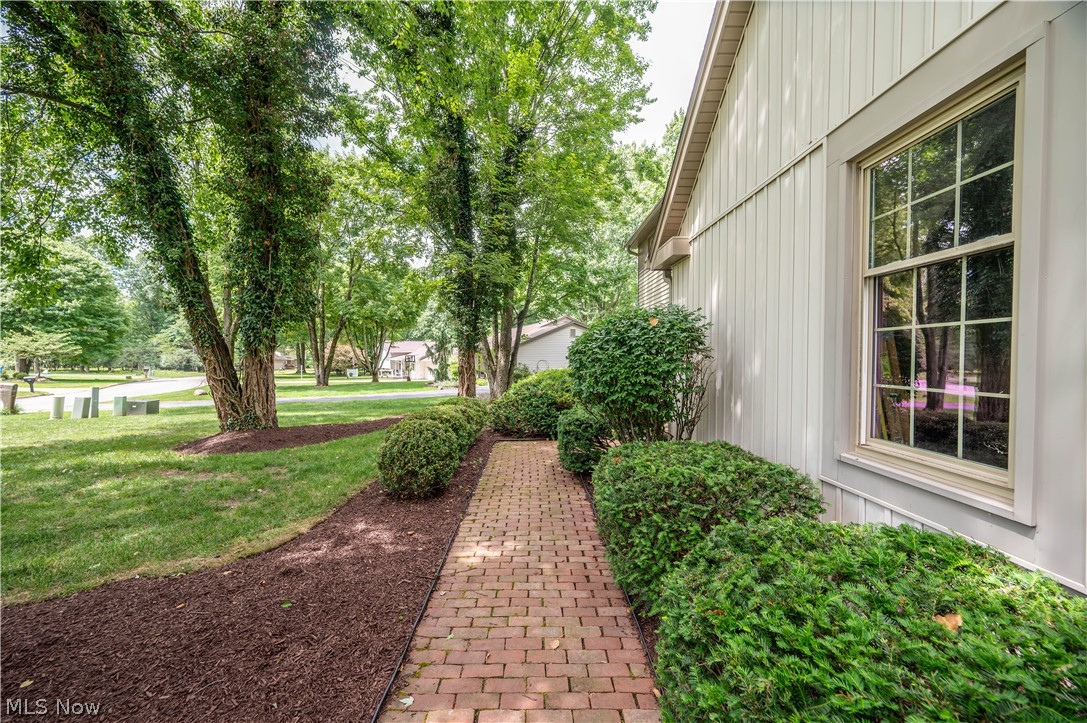 548 Squirrel Hill Drive Property Photo 7