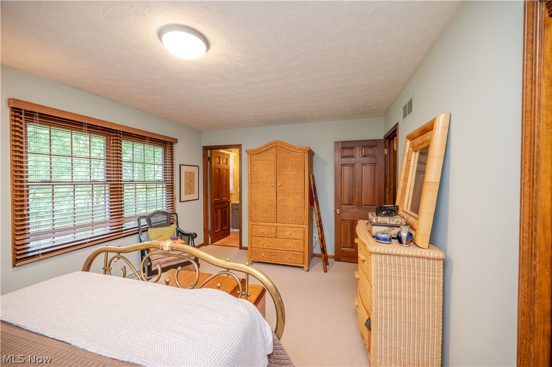 548 Squirrel Hill Drive Property Photo 10