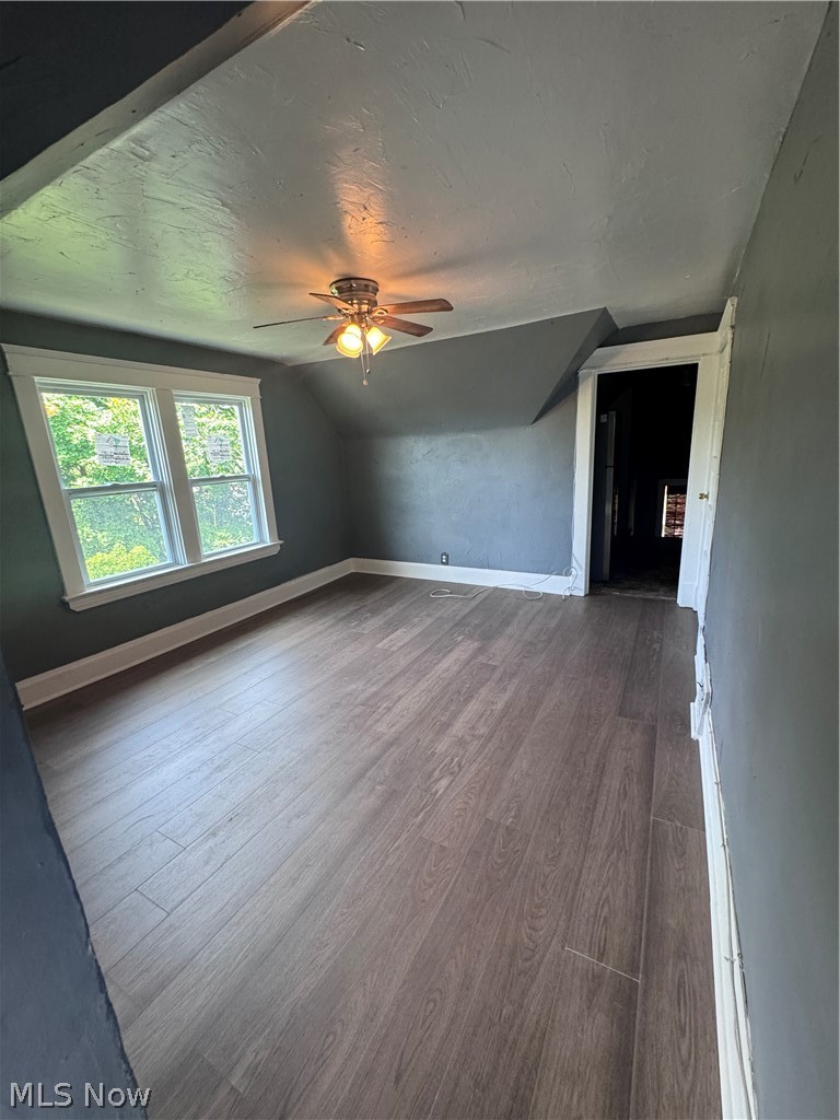 12337 Chesterfield Avenue Property Photo 3