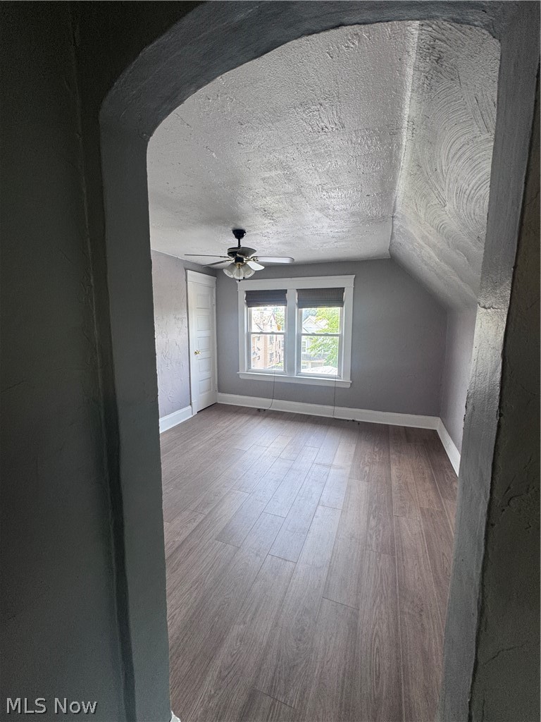 12337 Chesterfield Avenue Property Photo 5