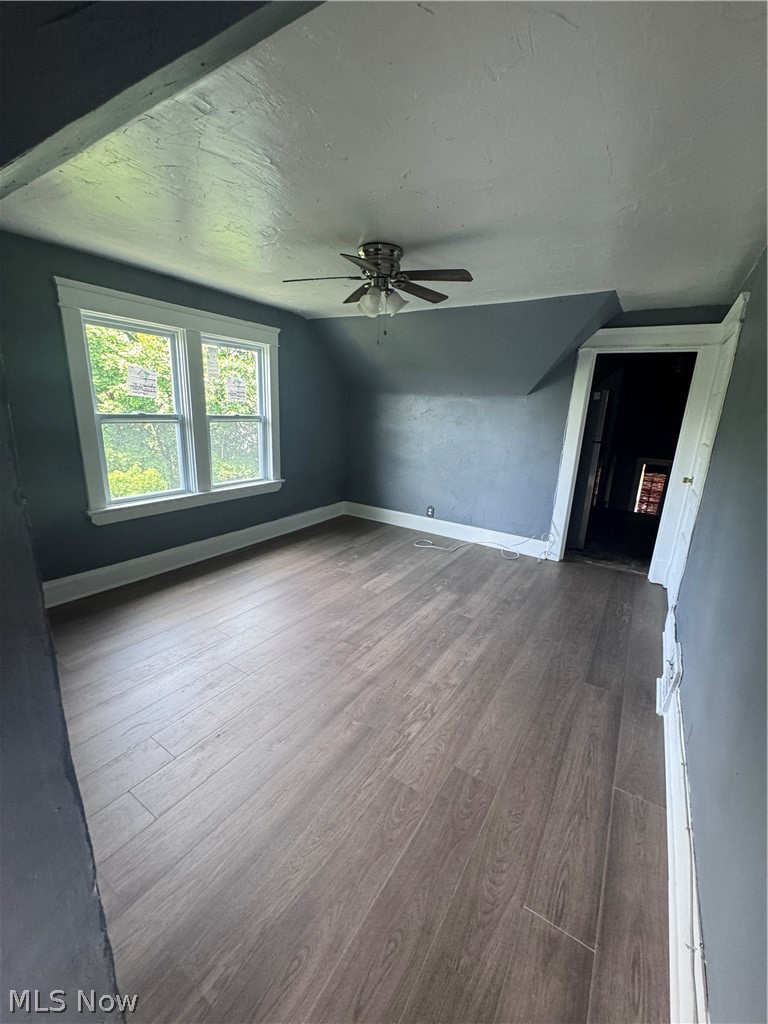 12337 Chesterfield Avenue Property Photo 10
