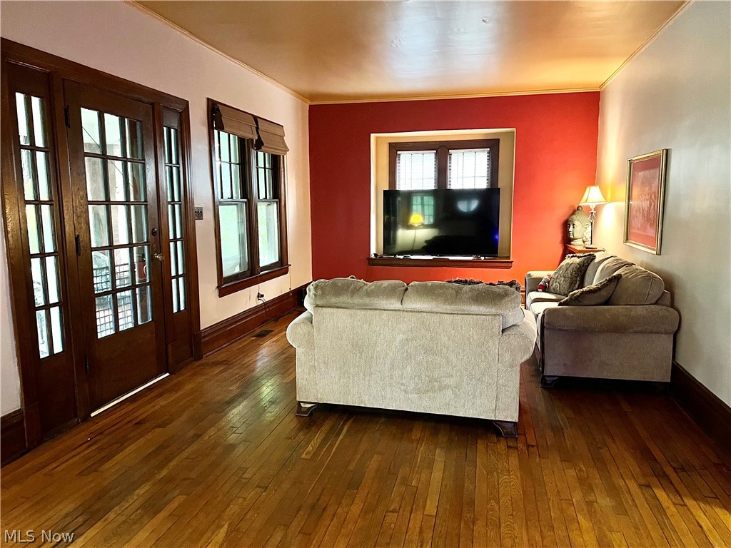 1907 Washington Avenue Property Photo 9