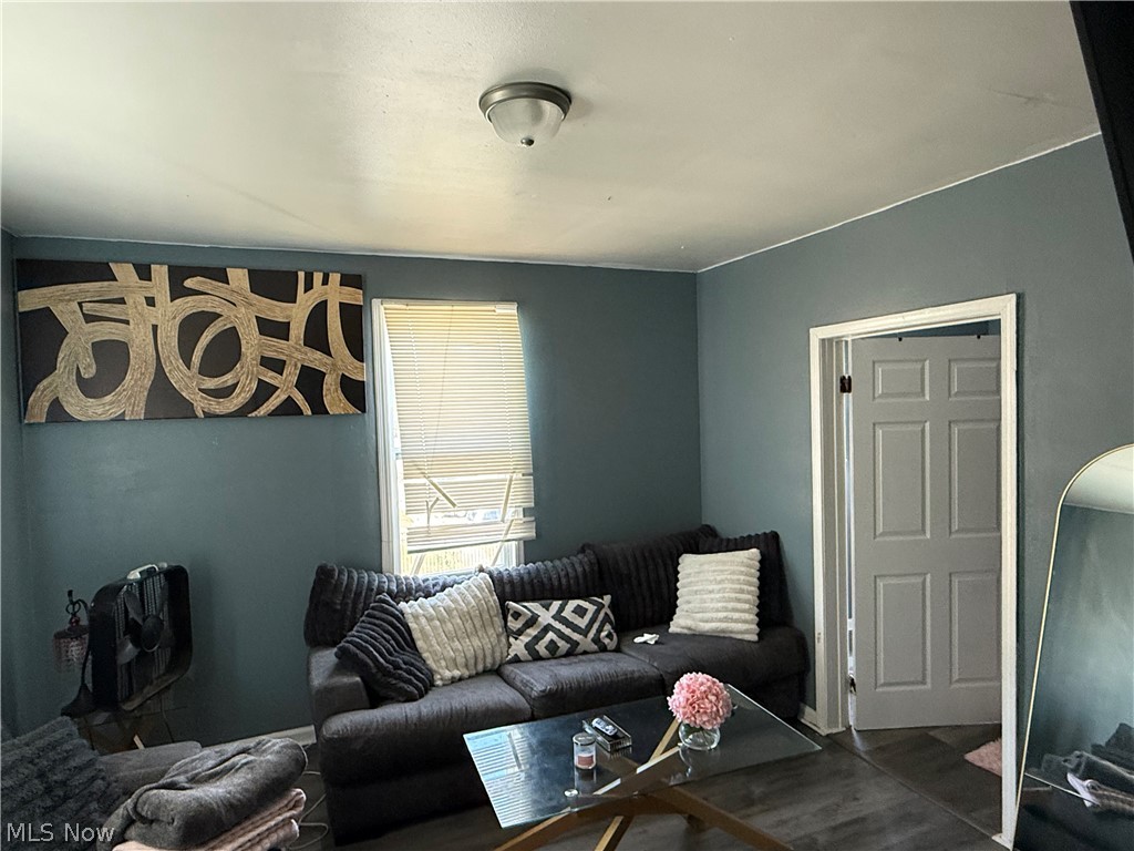 7108 Dellenbaugh Avenue Property Photo 13