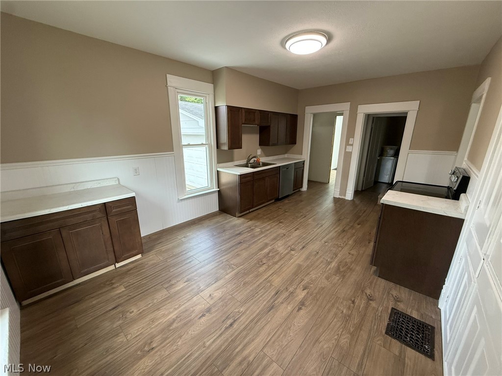 520 E 4th Street Property Photo 4