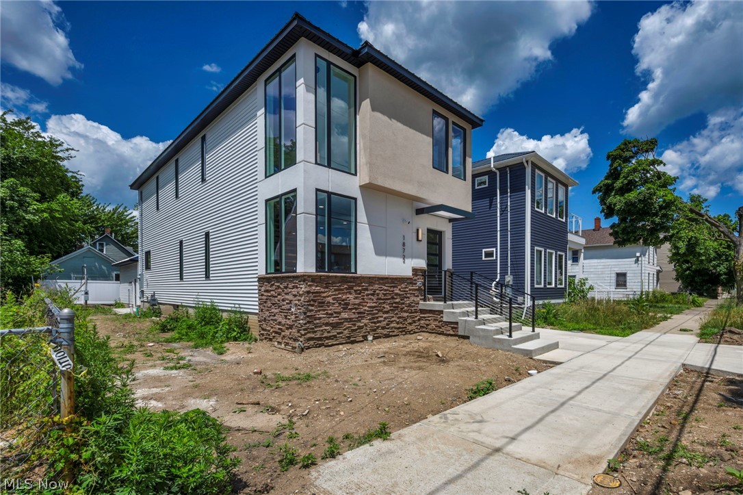 1872 W 57th Street Property Photo 3
