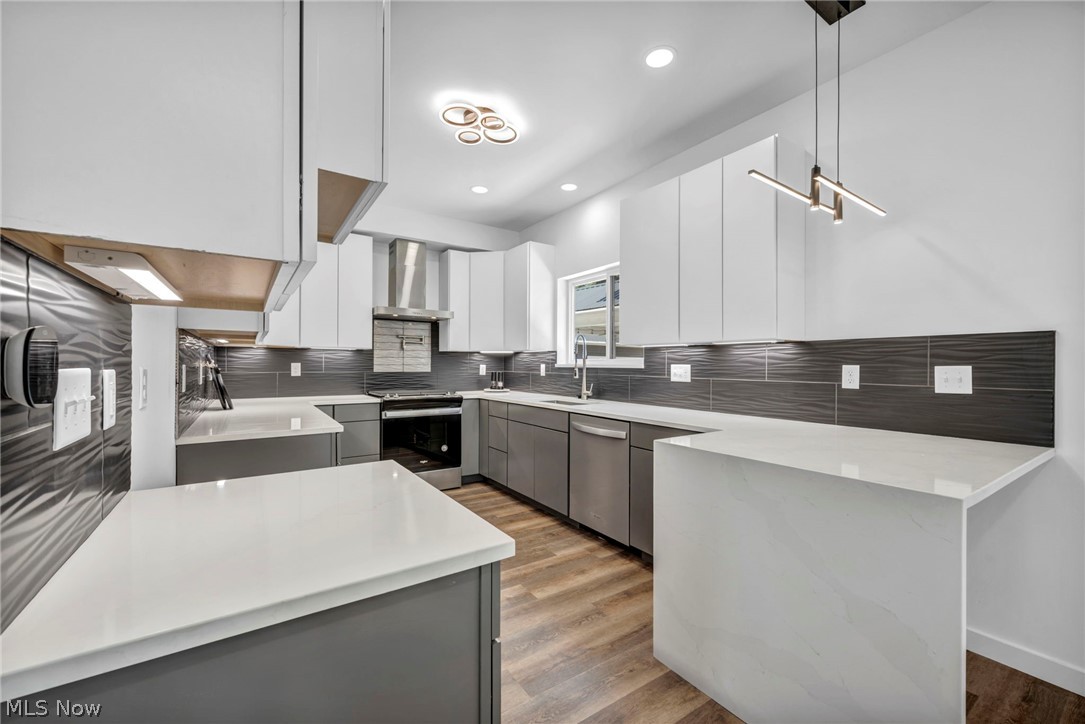 1872 W 57th Street Property Photo 10