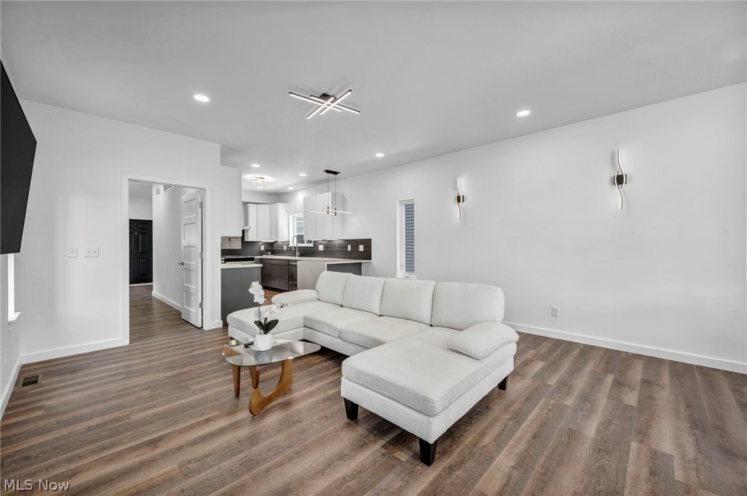 1872 W 57th Street Property Photo 16