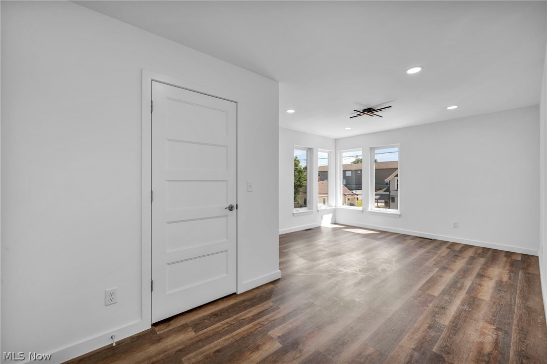 1872 W 57th Street Property Photo 23