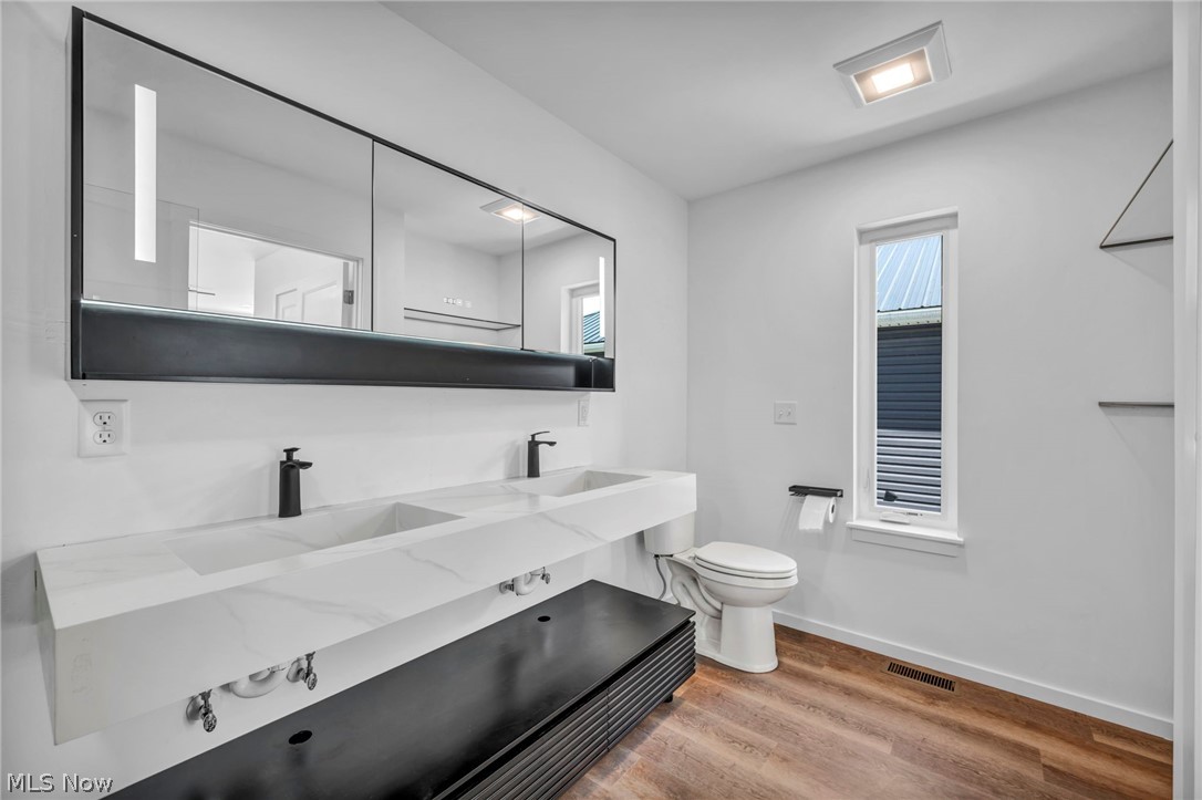 1872 W 57th Street Property Photo 26