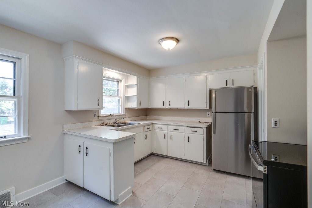 344 E 250th Street Property Photo 8