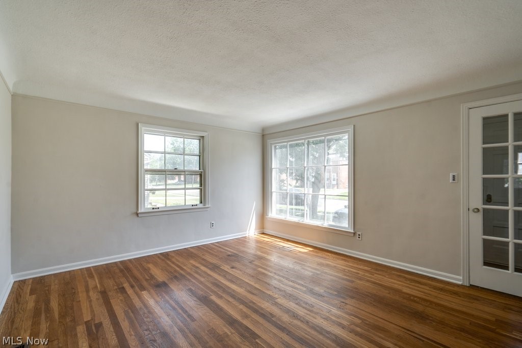 344 E 250th Street Property Photo 11
