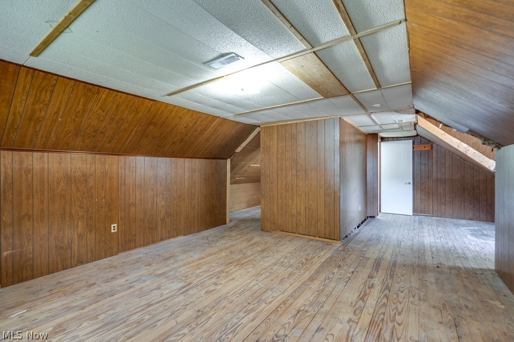 344 E 250th Street Property Photo 22