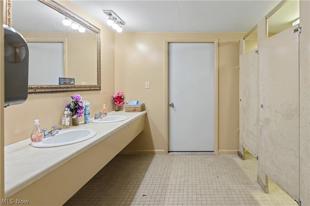10036 Wilson Mills Road Property Photo 9