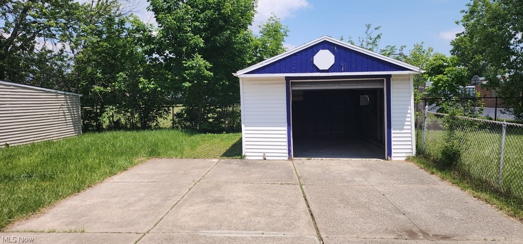 14809 Rockside Road Property Photo 13