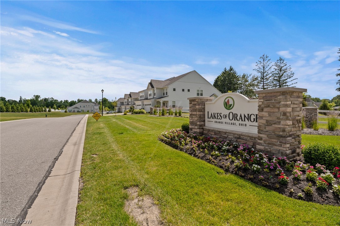 210 Lake Balaton Drive Property Photo 4
