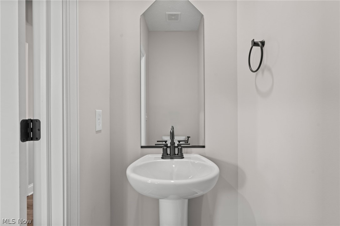 210 Lake Balaton Drive Property Photo 14