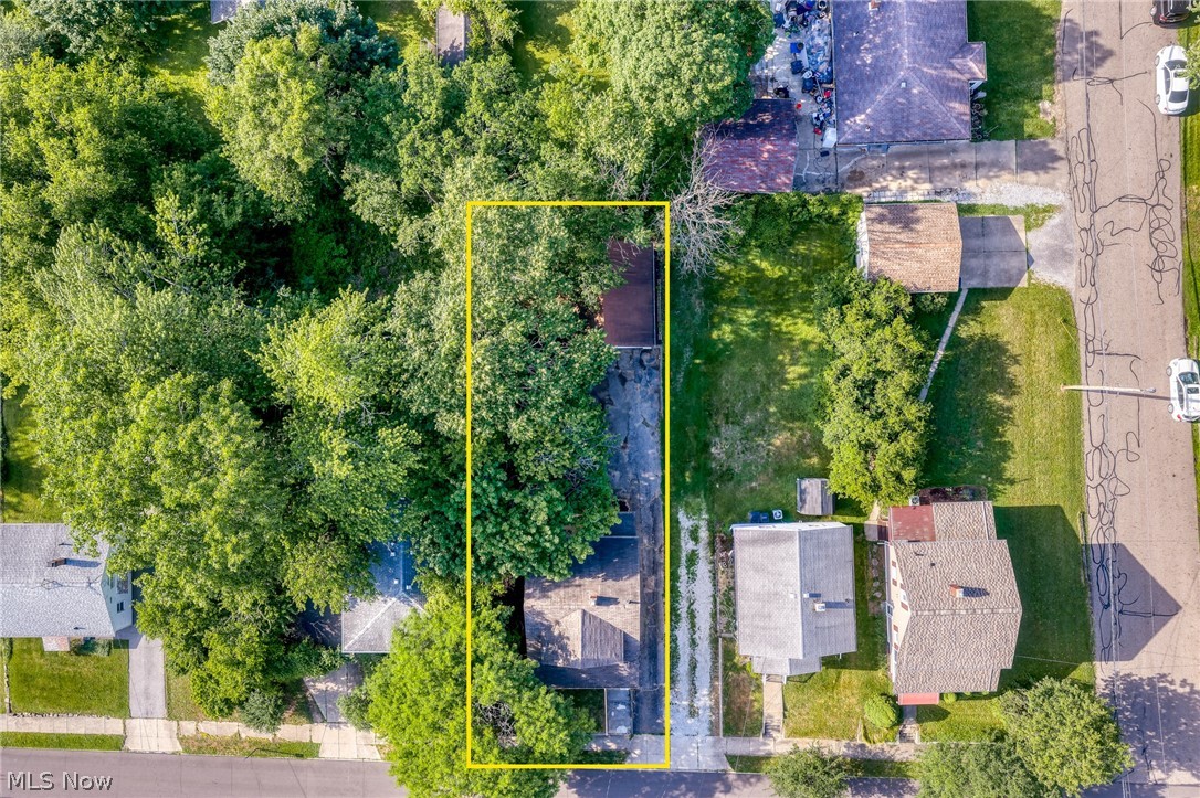 39 E Catawba Avenue Property Photo 4