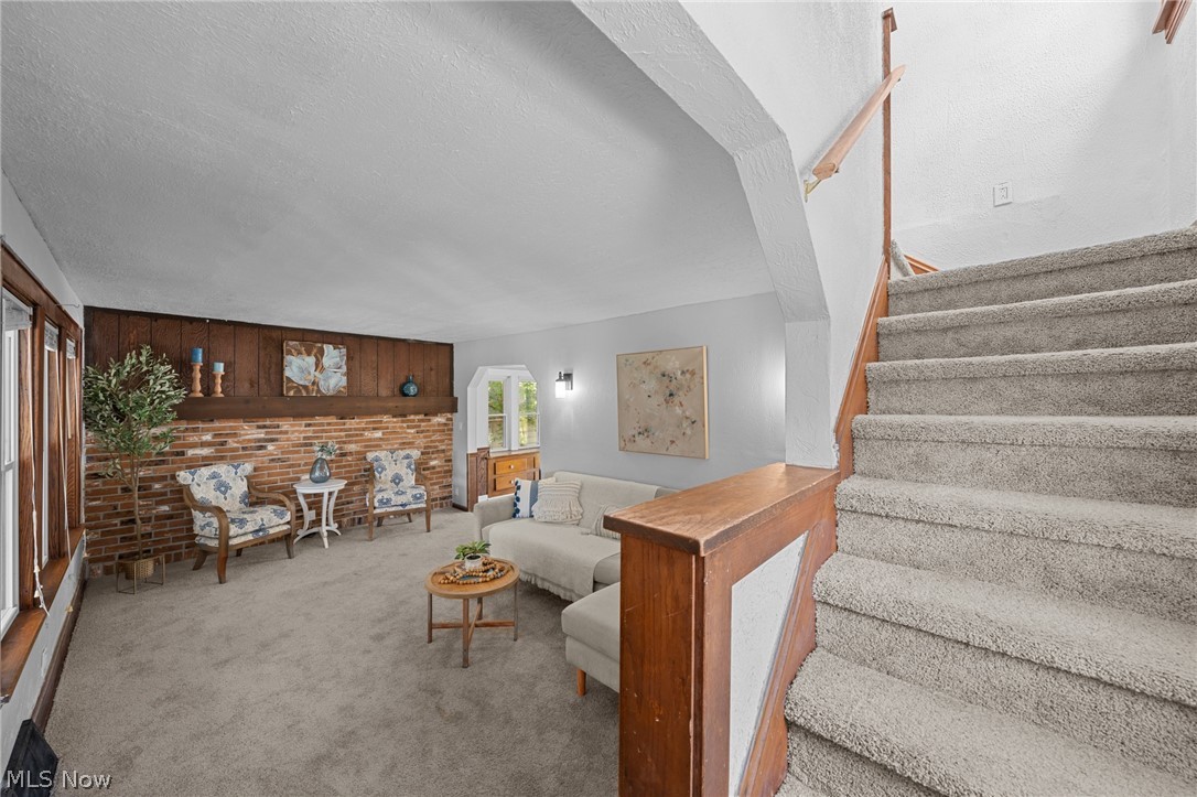 39 E Catawba Avenue Property Photo 23