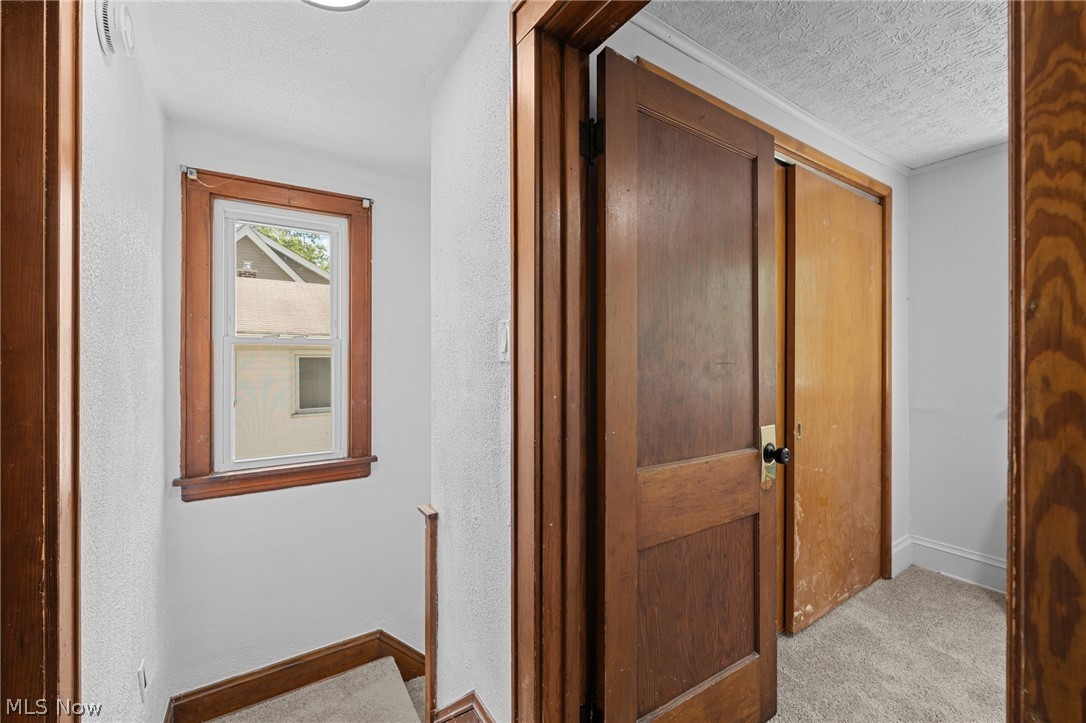 39 E Catawba Avenue Property Photo 27