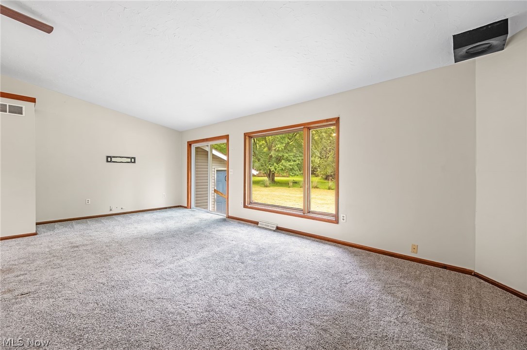 1038 E 21st Street Property Photo 3