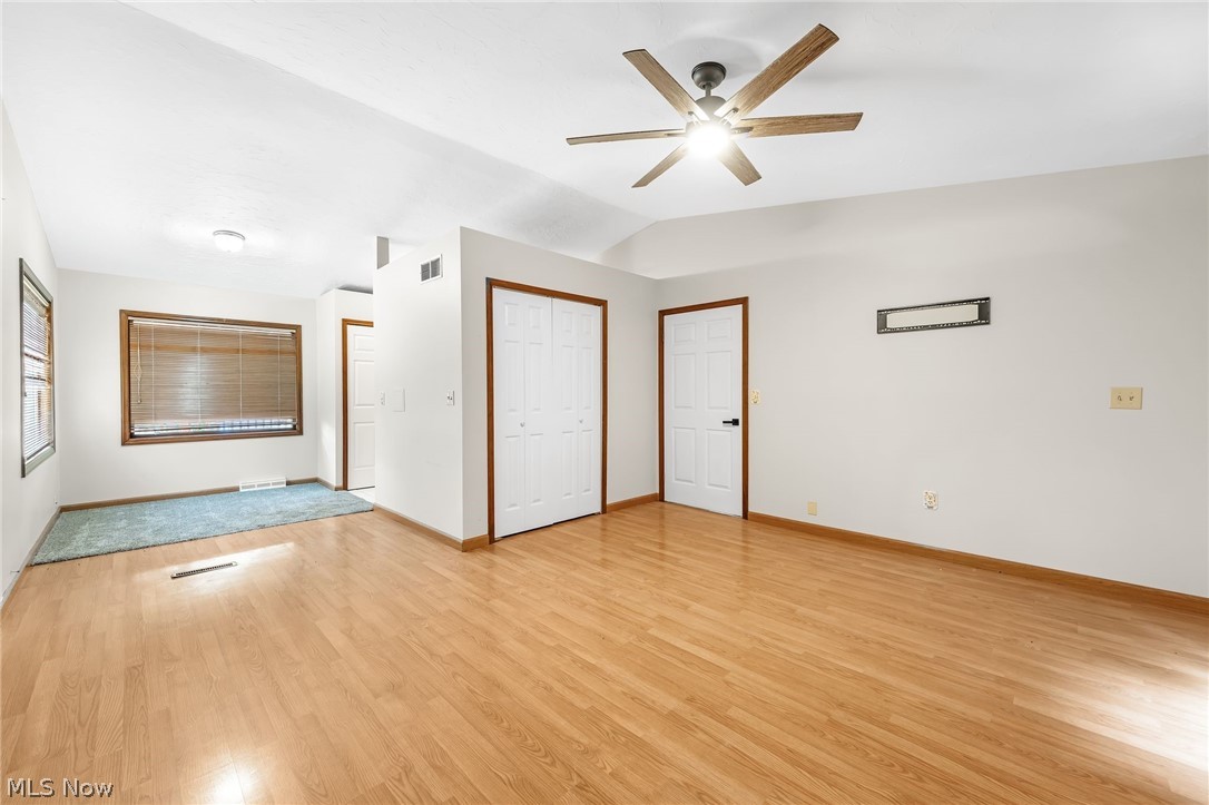 1038 E 21st Street Property Photo 9