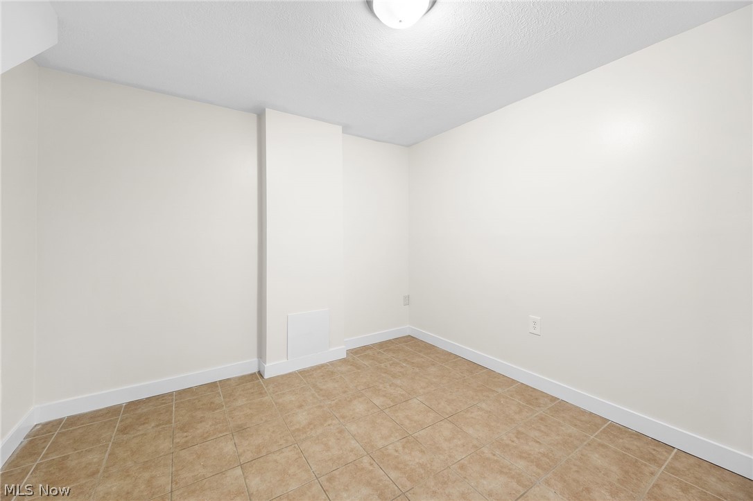 1038 E 21st Street Property Photo 17
