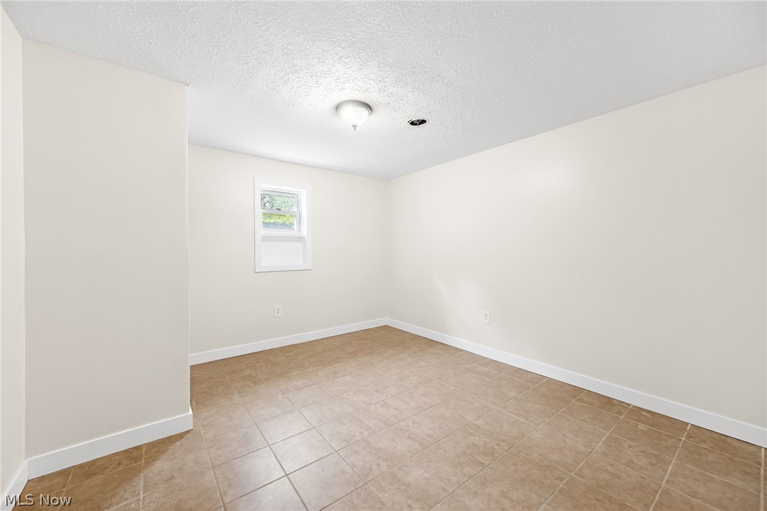 1038 E 21st Street Property Photo 20