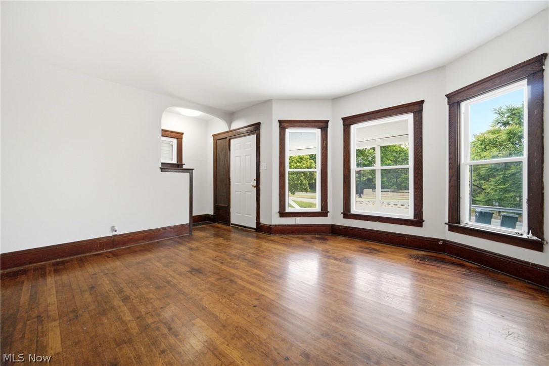 433 3rd Street Property Photo 3