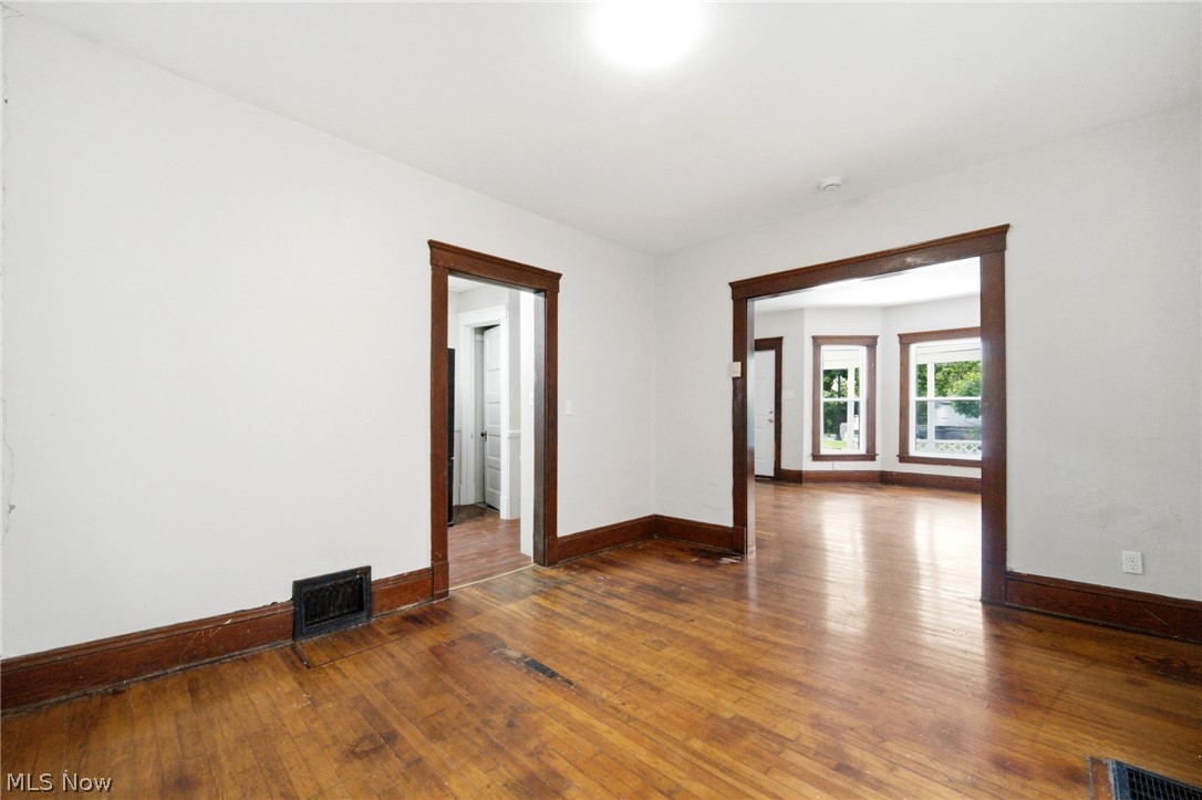 433 3rd Street Property Photo 5