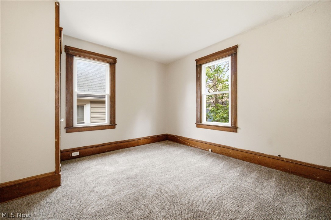 433 3rd Street Property Photo 11