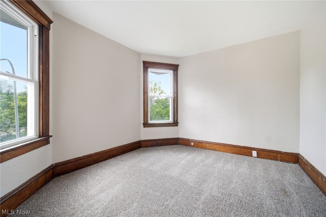 433 3rd Street Property Photo 15