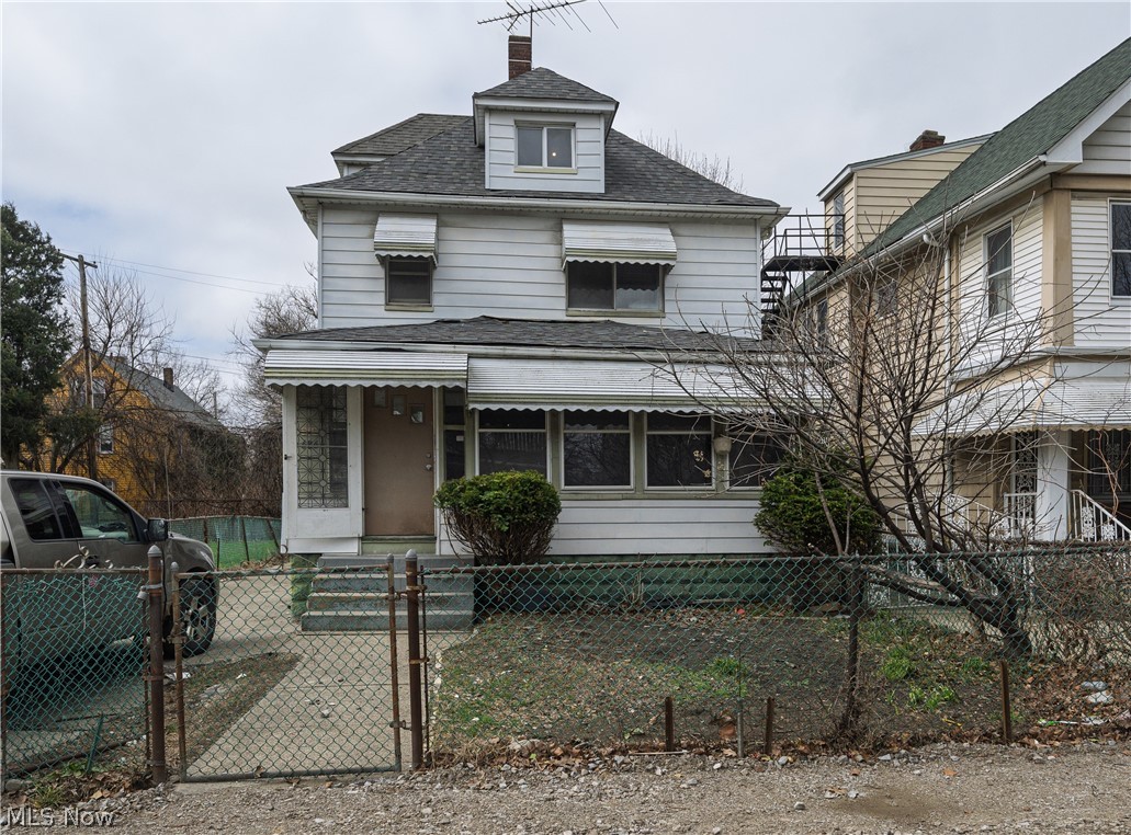 686 E 92nd Street Property Photo 2