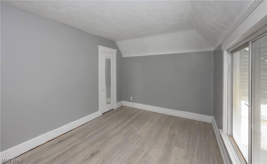 686 E 92nd Street Property Photo 12
