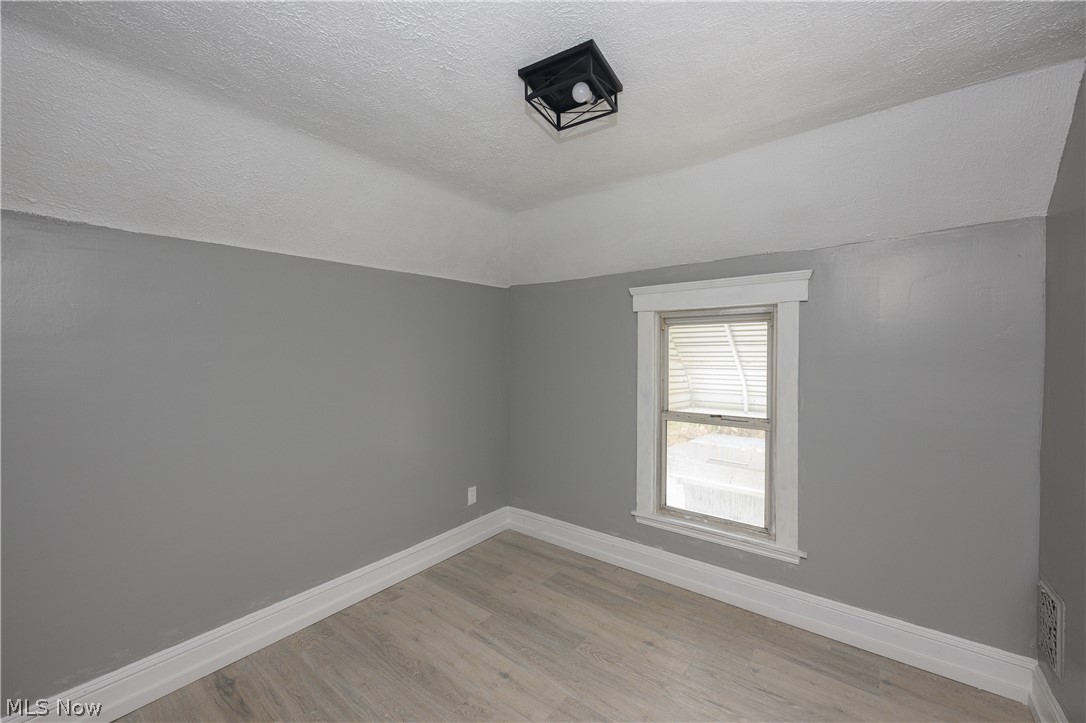 686 E 92nd Street Property Photo 13