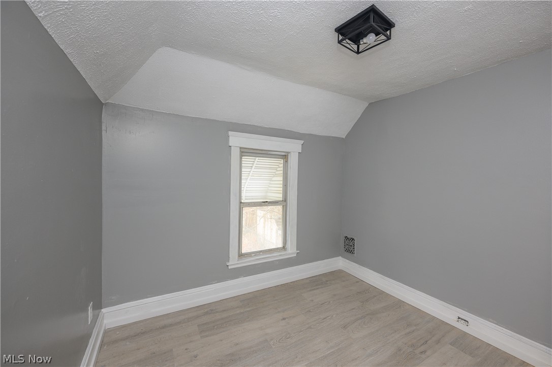 686 E 92nd Street Property Photo 14