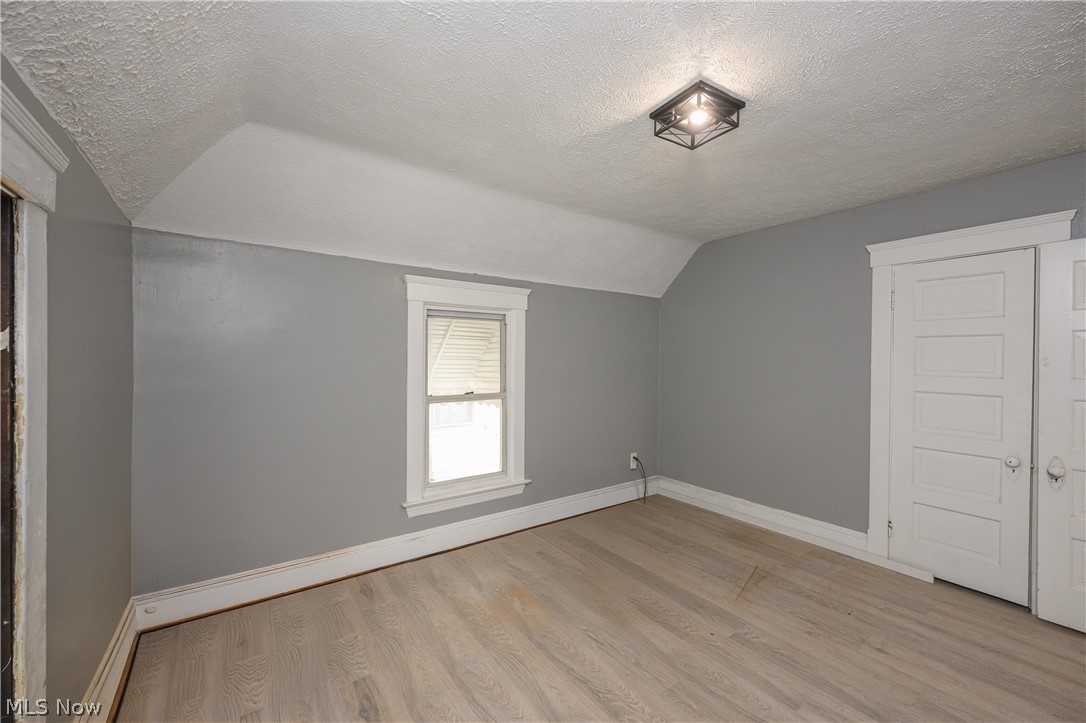 686 E 92nd Street Property Photo 16
