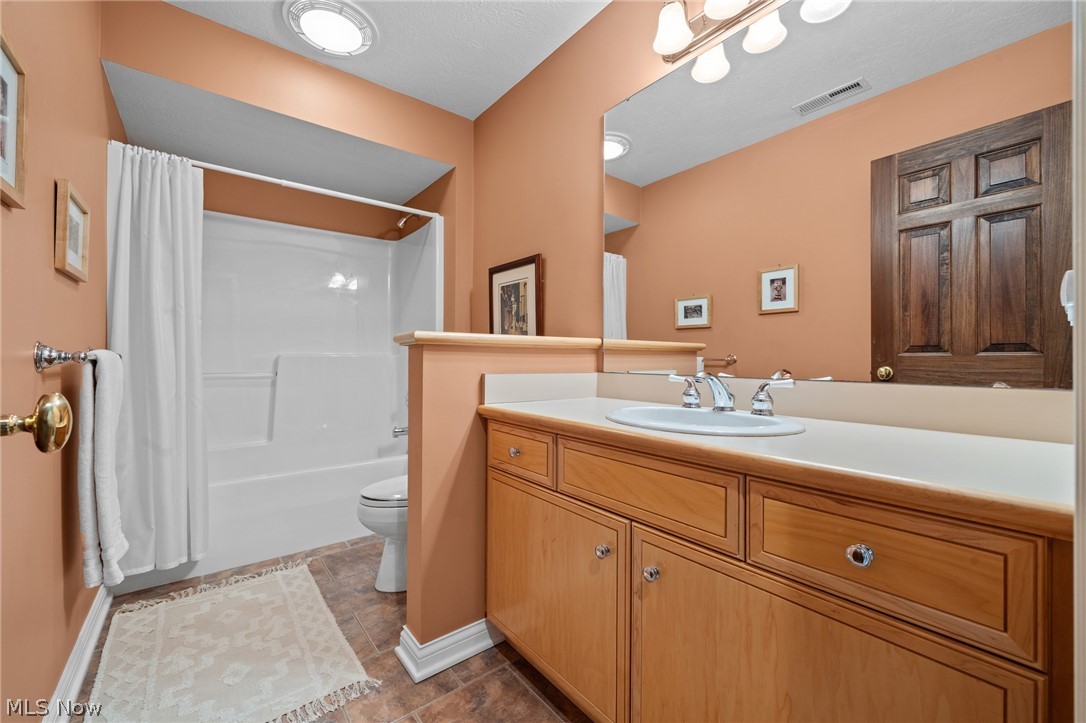 5318 New Haven Court Property Photo 33