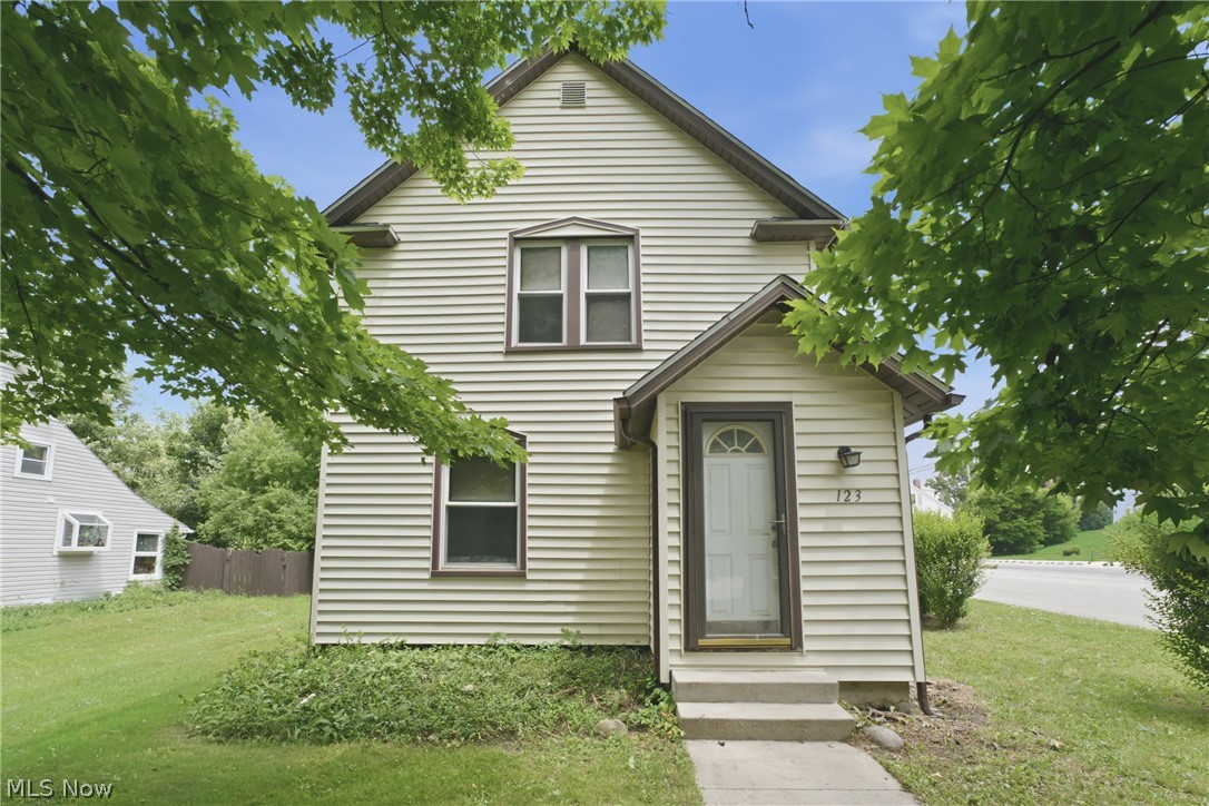 123 E State Street Property Photo 1