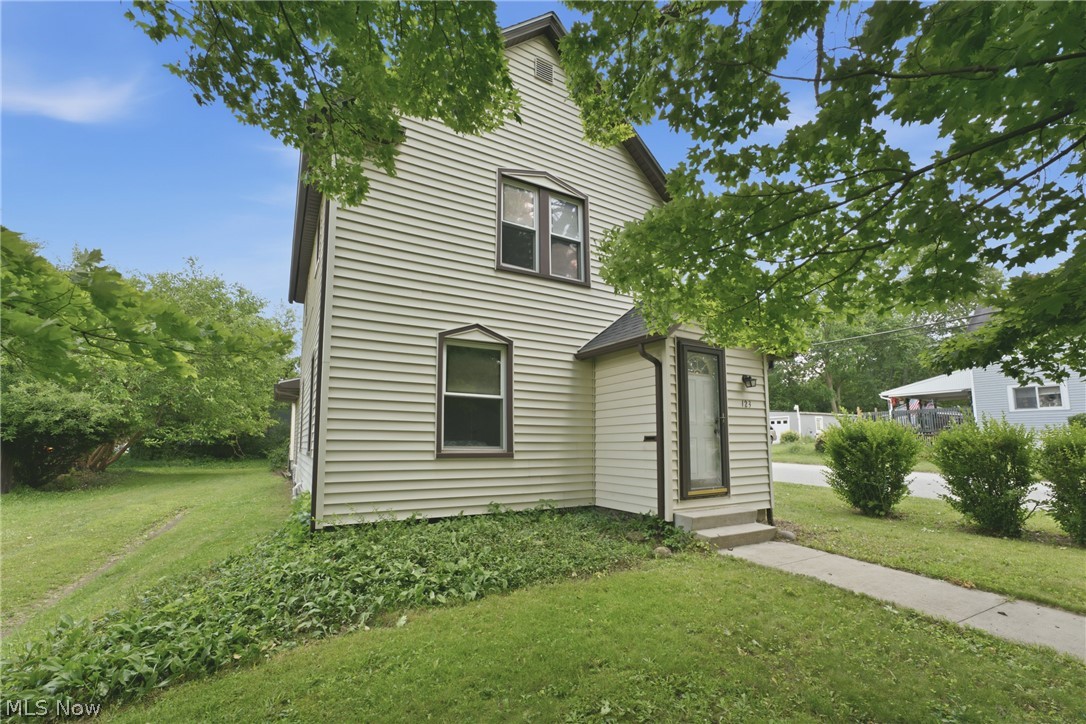 123 E State Street Property Photo 2