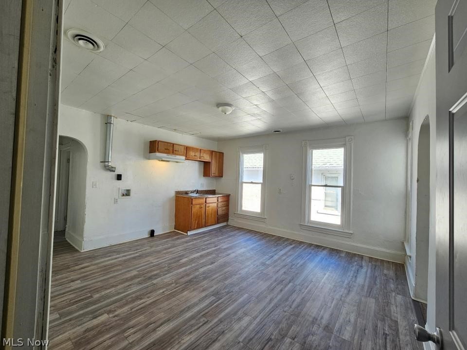 1335 W 3rd Street Property Photo 5