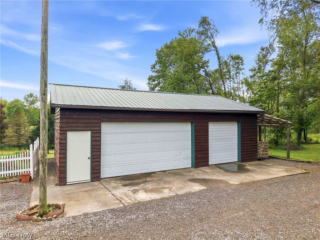 7374 Vale Road Property Photo 6