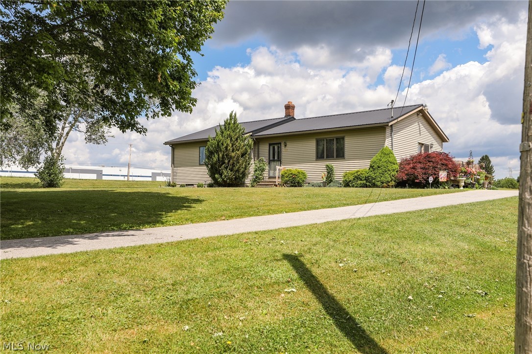 4527 Streeter Road Property Photo 4