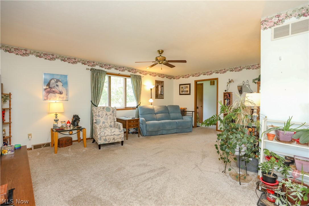 4527 Streeter Road Property Photo 5