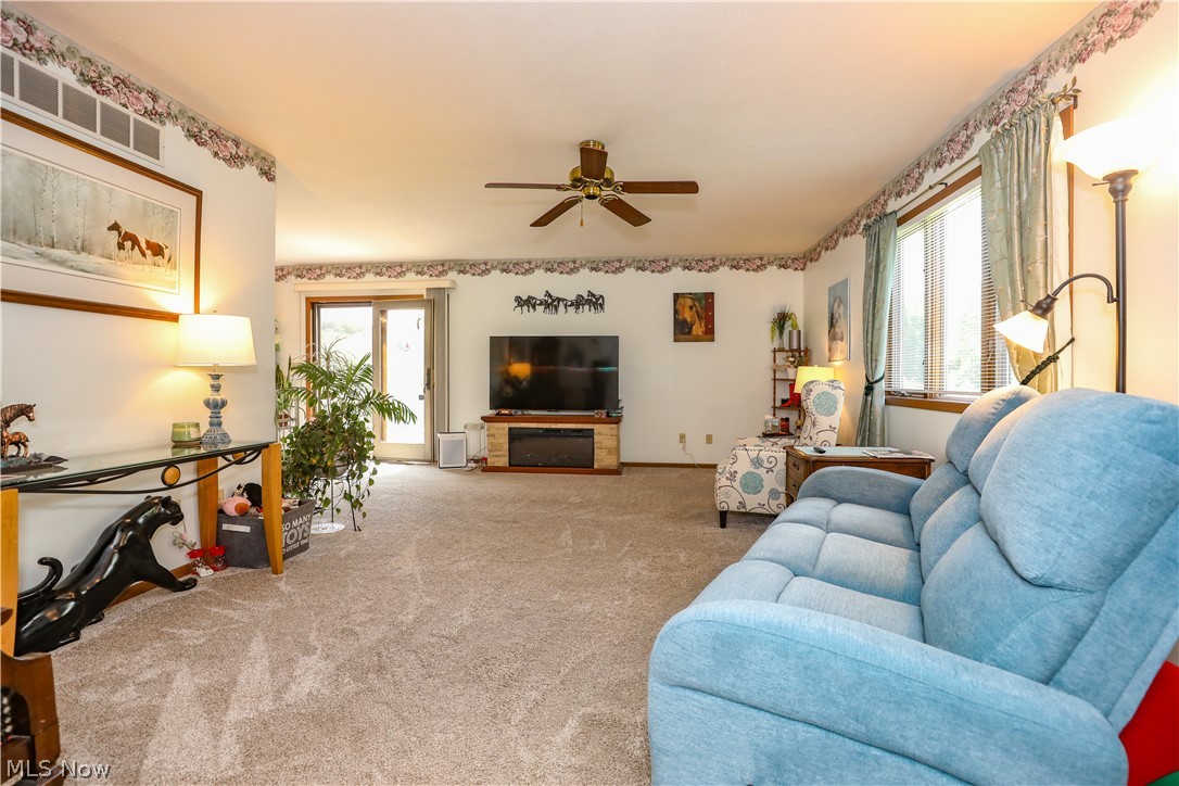 4527 Streeter Road Property Photo 6
