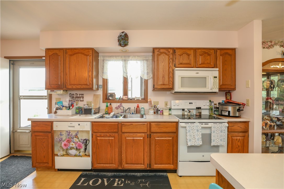 4527 Streeter Road Property Photo 7
