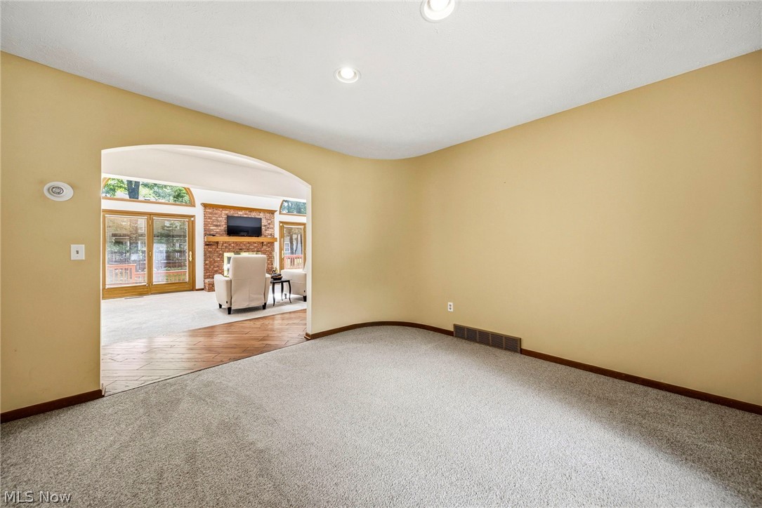 5513 Pheasants Walk Drive Property Photo 18