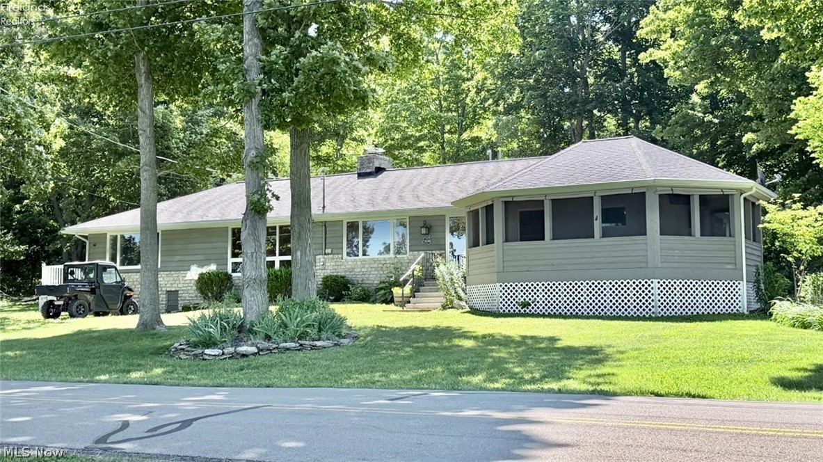 1036 W Lakeshore Drive Property Photo 1