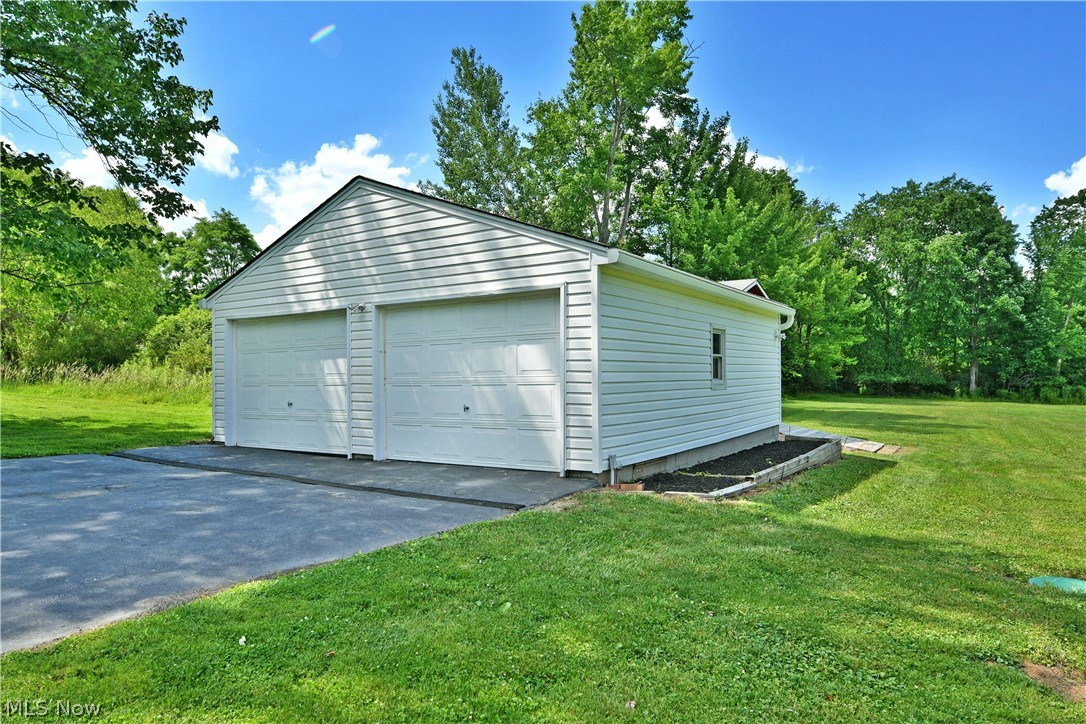 1070 Calla Road E Property Photo 8