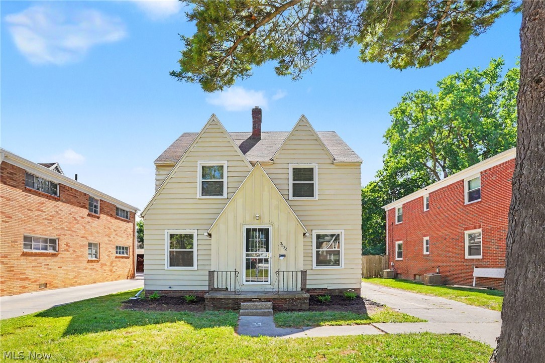 3652 Douglas Road Property Photo 1